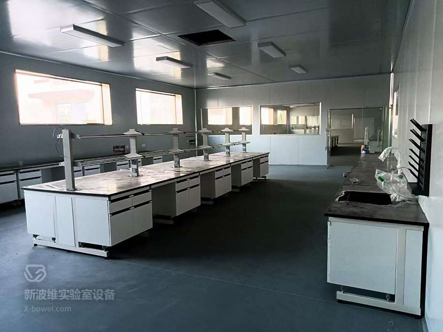 重庆实验室中央台和边台安装案例