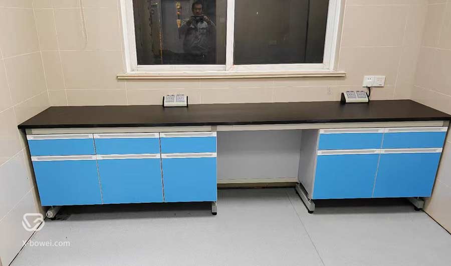 江苏省扬州医院实验室实验台安装现场